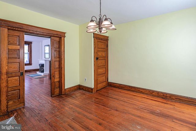 33 BREARLEY AVE, Lawrence Township, NJ 08648