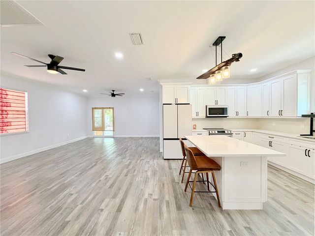 5160 70TH AVENUE N, Pinellas Park, FL 33781