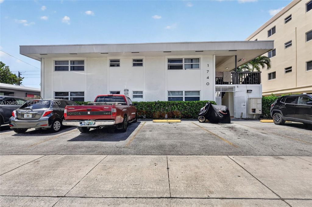 1740 Funston ST 6, Hollywood, FL 33020