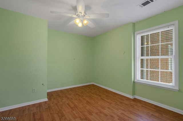 32 BERKELEY SQUARE, Watchung Boro, NJ 07922