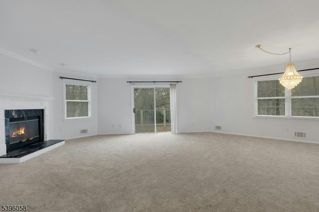 32 BERKELEY SQUARE, Watchung Boro, NJ 07922