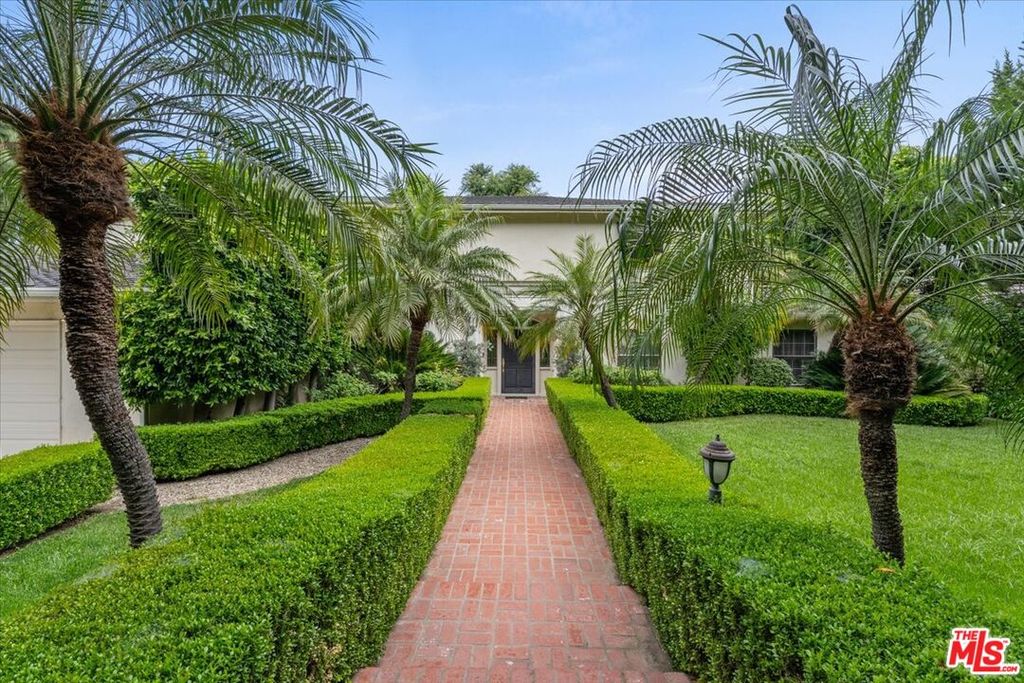Image 1 of property listing at 4606 White Oak Ave, Encino, CA 91316
