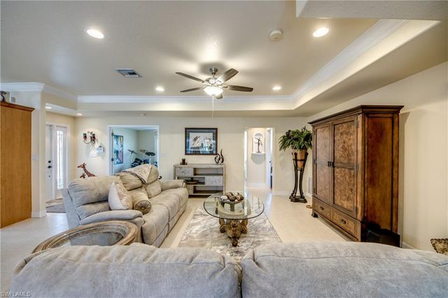 1584 Woodwind CT, Fort Myers, FL 33919