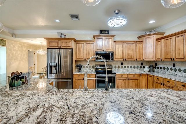 1584 Woodwind CT, Fort Myers, FL 33919