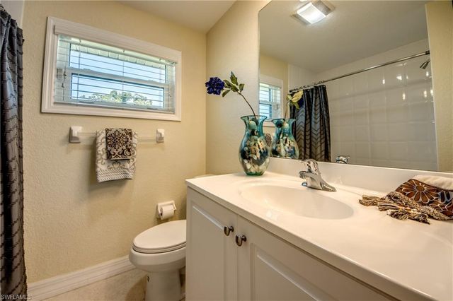 1584 Woodwind CT, Fort Myers, FL 33919