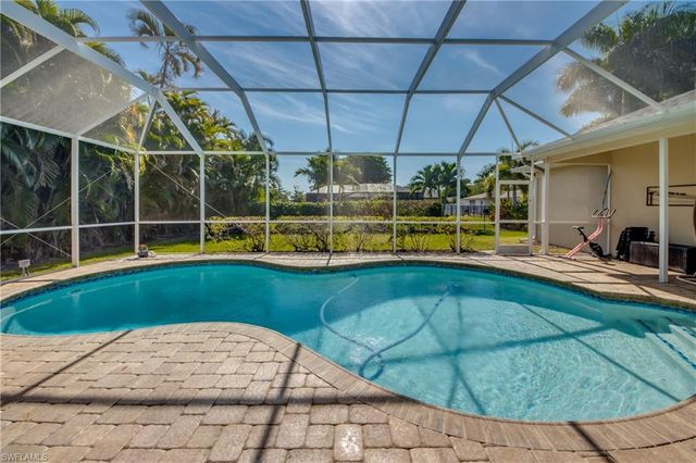 1584 Woodwind CT, Fort Myers, FL 33919