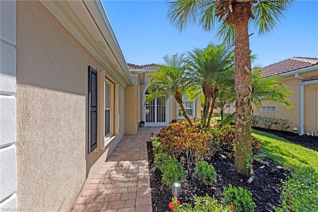 28335 Nautica LN, Bonita Springs, FL 34135