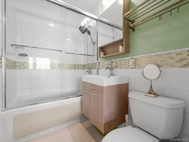 2519 35th Street 4C, Astoria, NY 11103