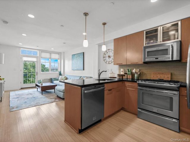 2519 35th Street 4C, Astoria, NY 11103