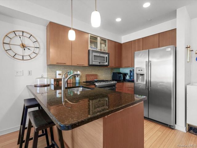 2519 35th Street 4C, Astoria, NY 11103