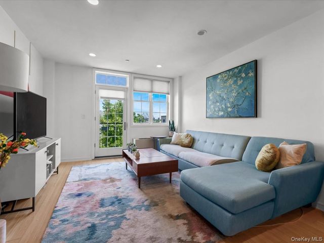 2519 35th Street 4C, Astoria, NY 11103