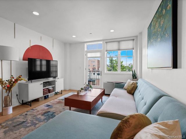 2519 35th Street 4C, Astoria, NY 11103
