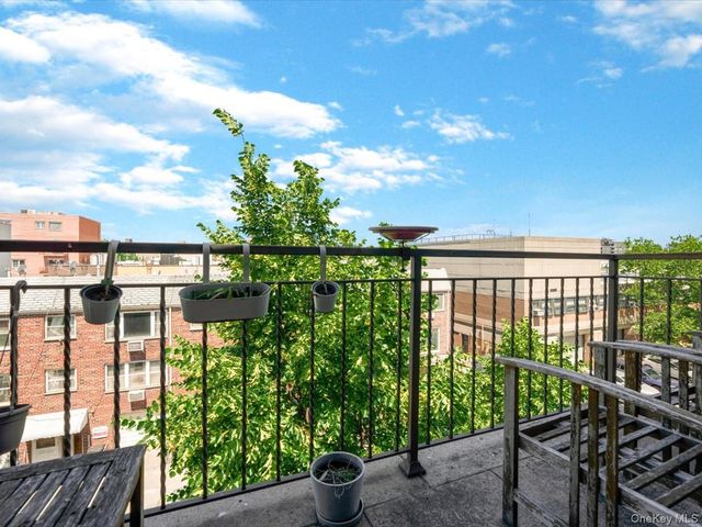 2519 35th Street 4C, Astoria, NY 11103