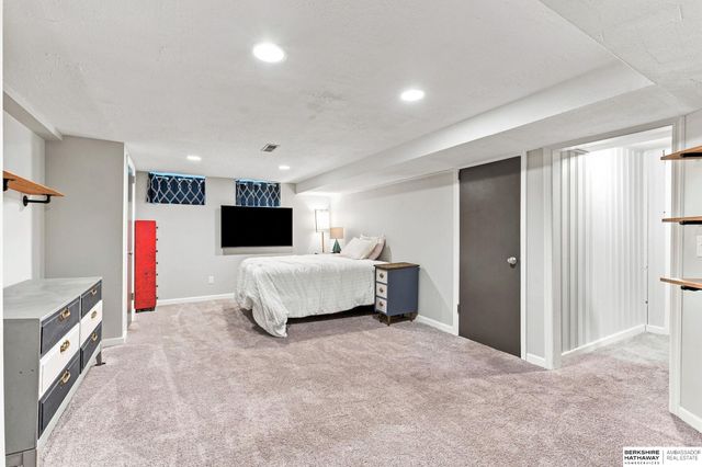 501 S 55 Street, Omaha, NE 68106