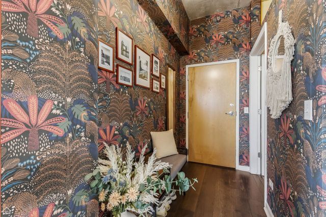 1122 W Catalpa Avenue 907, Chicago, IL 60640