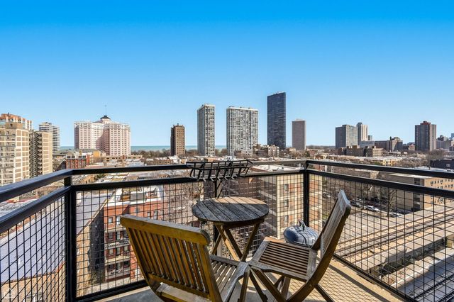 1122 W Catalpa Avenue 907, Chicago, IL 60640