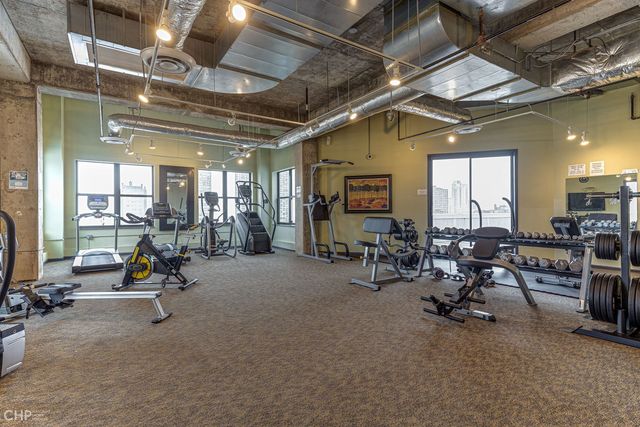 1122 W Catalpa Avenue 907, Chicago, IL 60640