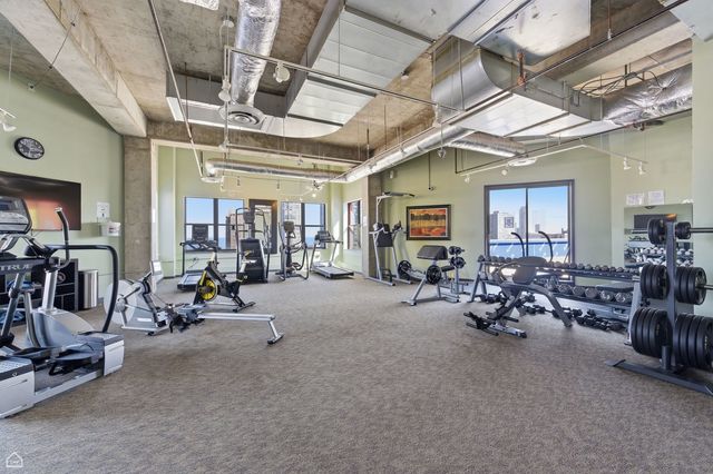 1122 W Catalpa Avenue 907, Chicago, IL 60640