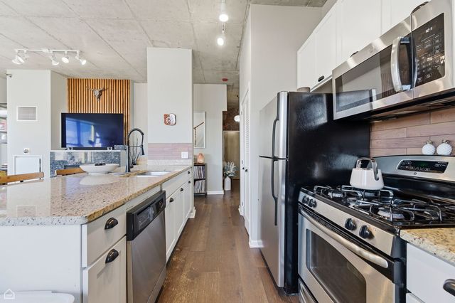 1122 W Catalpa Avenue 907, Chicago, IL 60640