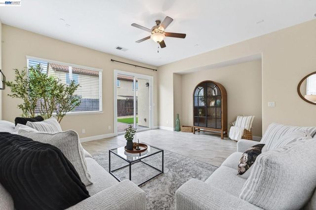 1973 Carogold Ln, Manteca, CA 95337