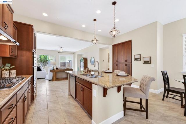 1973 Carogold Ln, Manteca, CA 95337