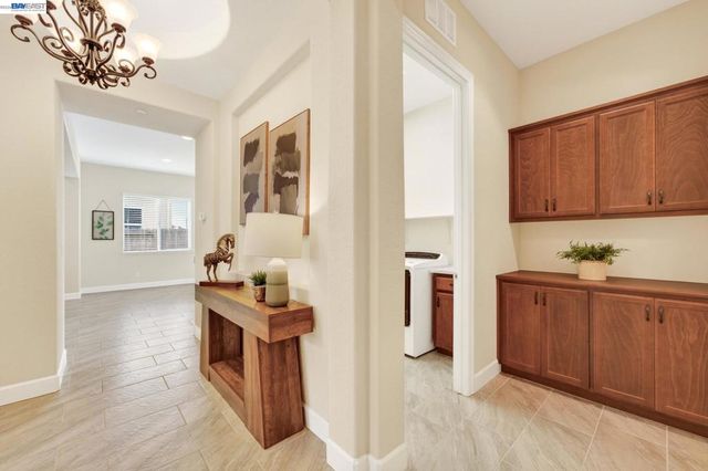 1973 Carogold Ln, Manteca, CA 95337