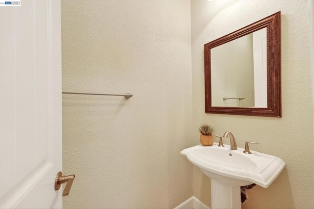 1973 Carogold Ln, Manteca, CA 95337