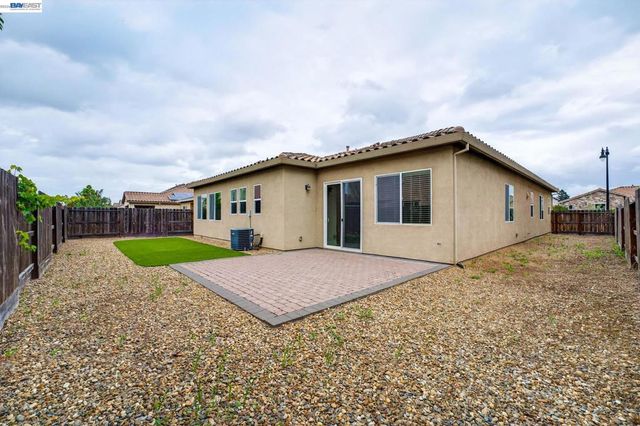 1973 Carogold Ln, Manteca, CA 95337