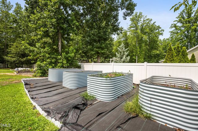 83 Sunbury Court, Zebulon, NC 27597
