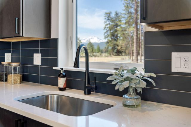 1035 W Linda Avenue Lot 38, Sisters, OR 97759