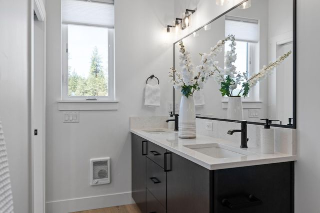 1035 W Linda Avenue Lot 38, Sisters, OR 97759