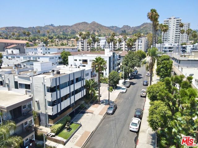 1627 N Poinsettia Place, Los Angeles, CA 90046