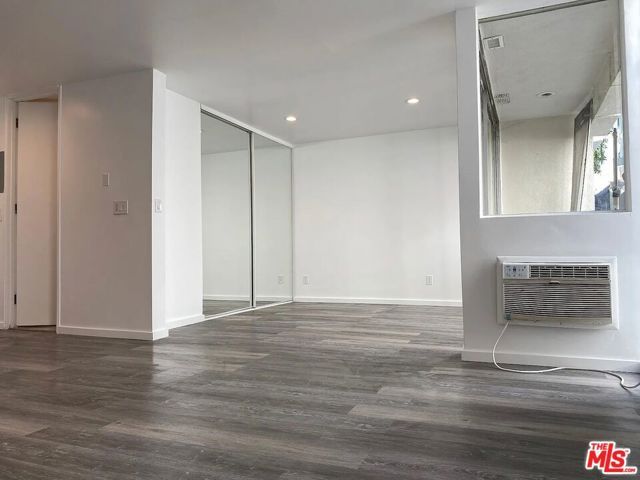 1627 N Poinsettia Place, Los Angeles, CA 90046