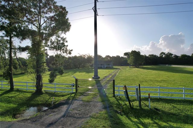 2148 County Road 654 Street, Brazoria, TX 77422