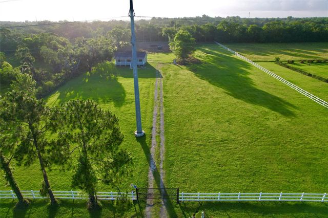 2148 County Road 654 Street, Brazoria, TX 77422