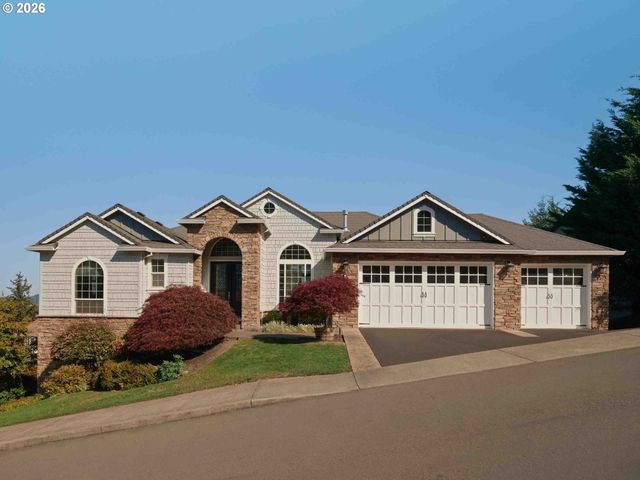 8512 Se CONSTANCE Dr, Happy Valley, OR 97086