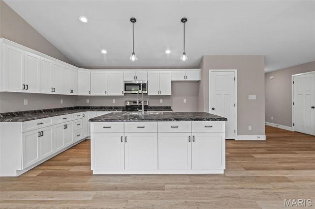 5669 Jeanmarie Drive, Hillsboro, MO 63050