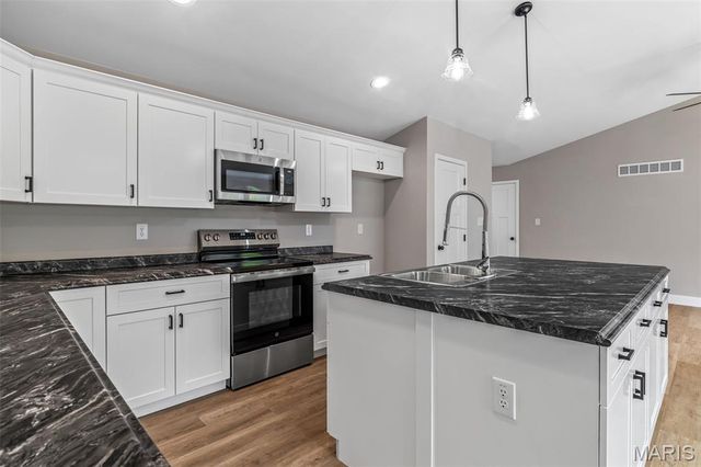 5669 Jeanmarie Drive, Hillsboro, MO 63050