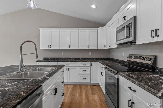 5669 Jeanmarie Drive, Hillsboro, MO 63050