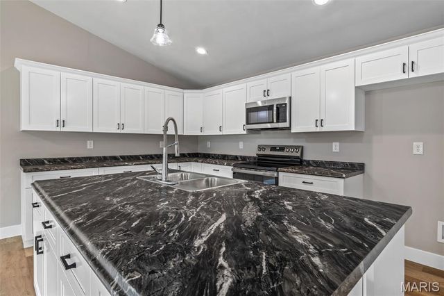 5669 Jeanmarie Drive, Hillsboro, MO 63050