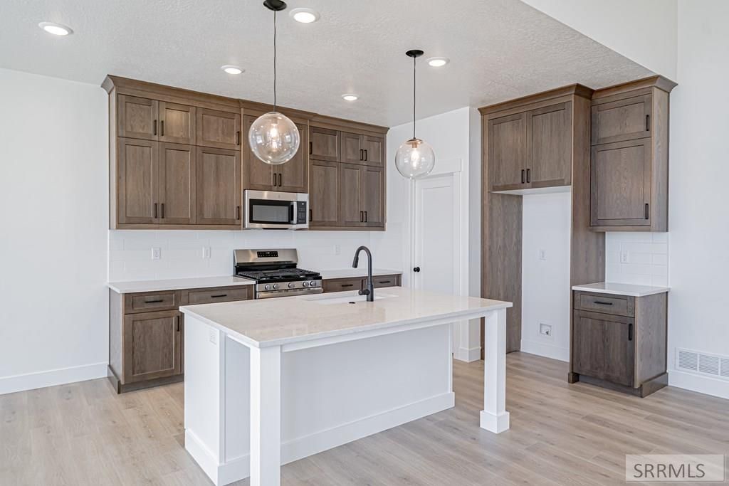 Image 17 of property listing at 400 Sage Lakes Blvd, Idaho Falls, ID 83401