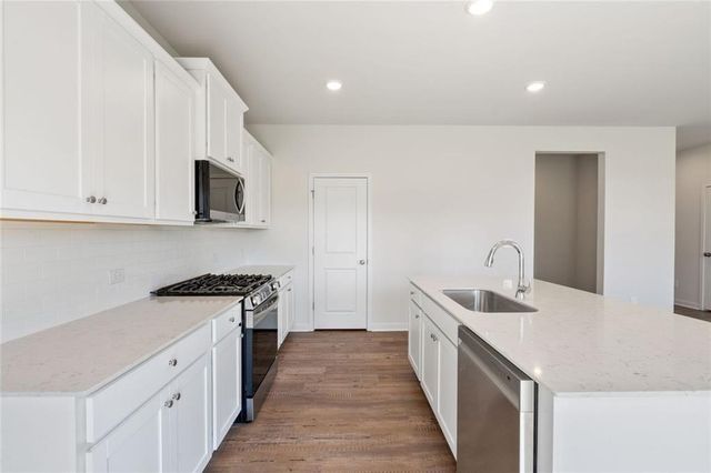 321 EARNSHAW Avenue, Mcdonough, GA 30253