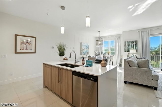 15901 Royal Pointe LN 301, Fort Myers, FL 33908