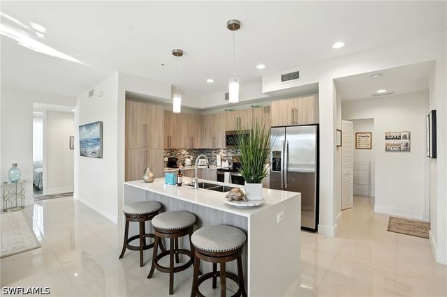 15901 Royal Pointe LN 301, Fort Myers, FL 33908