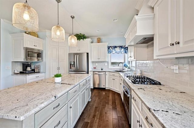 9519 N Lane Avenue, Kansas City, MO 64157