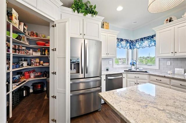 9519 N Lane Avenue, Kansas City, MO 64157