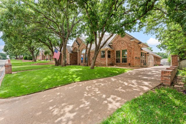 6604 Nantucket Lane, Arlington, TX 76001