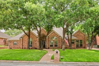 6604 Nantucket Lane, Arlington, TX 76001