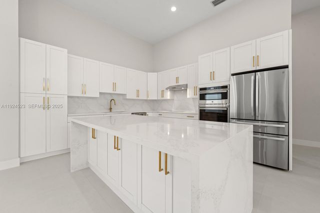 16160 SW 89th Pl, Palmetto Bay, FL 33157