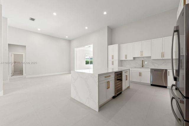 16160 SW 89th Pl, Palmetto Bay, FL 33157